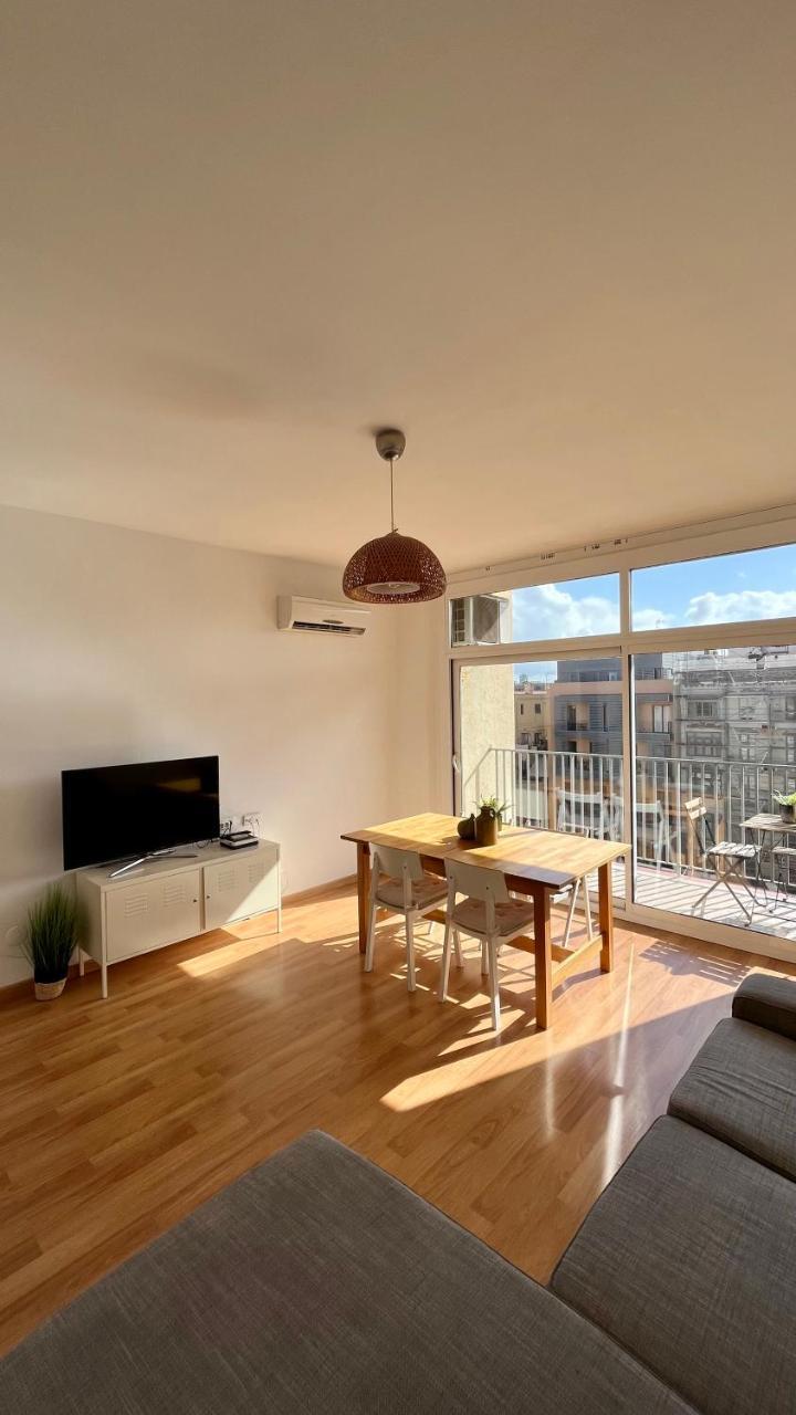 Bright 4bd with Terrace Near Arc de Triomf (Adults Only)
