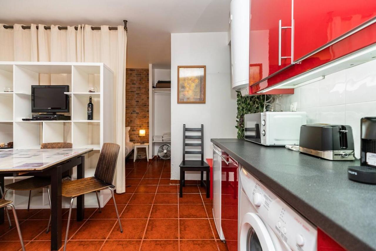 Studio Apartment - TV Da Madalena 05 (Adults Only) 1