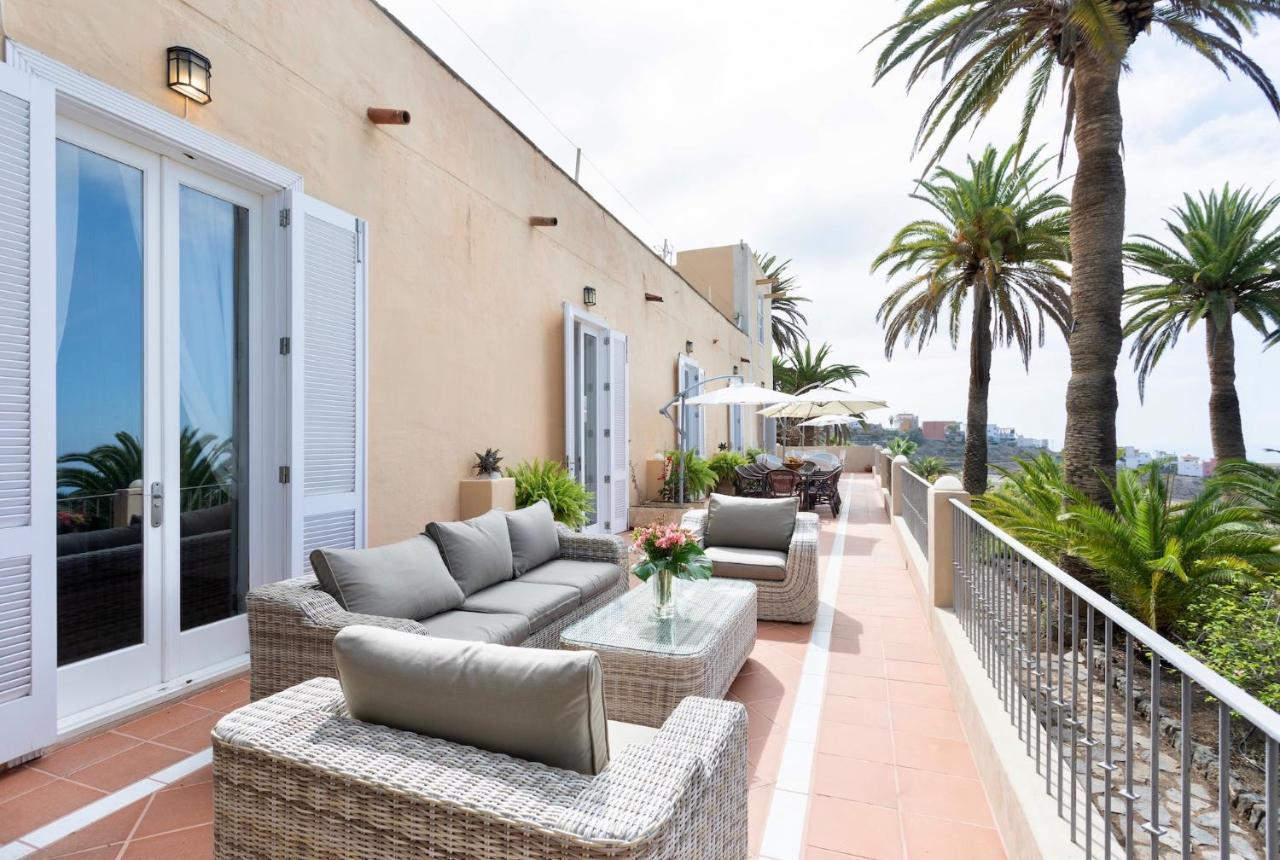 Detached Villa with Garden, Heated And Private Pool, Sea View, Parking Free 1
