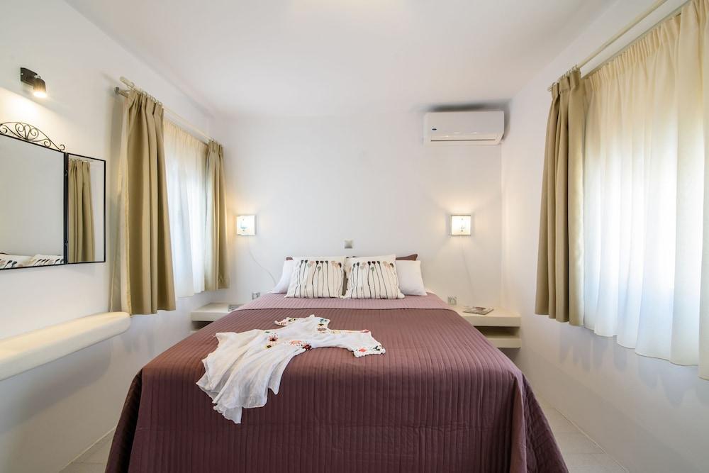 Villa George Santorini 2