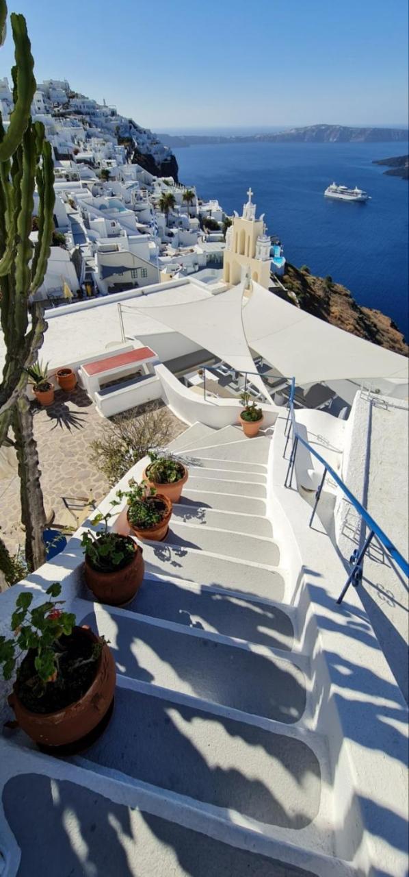 Cactus Cave House on the Caldera 1