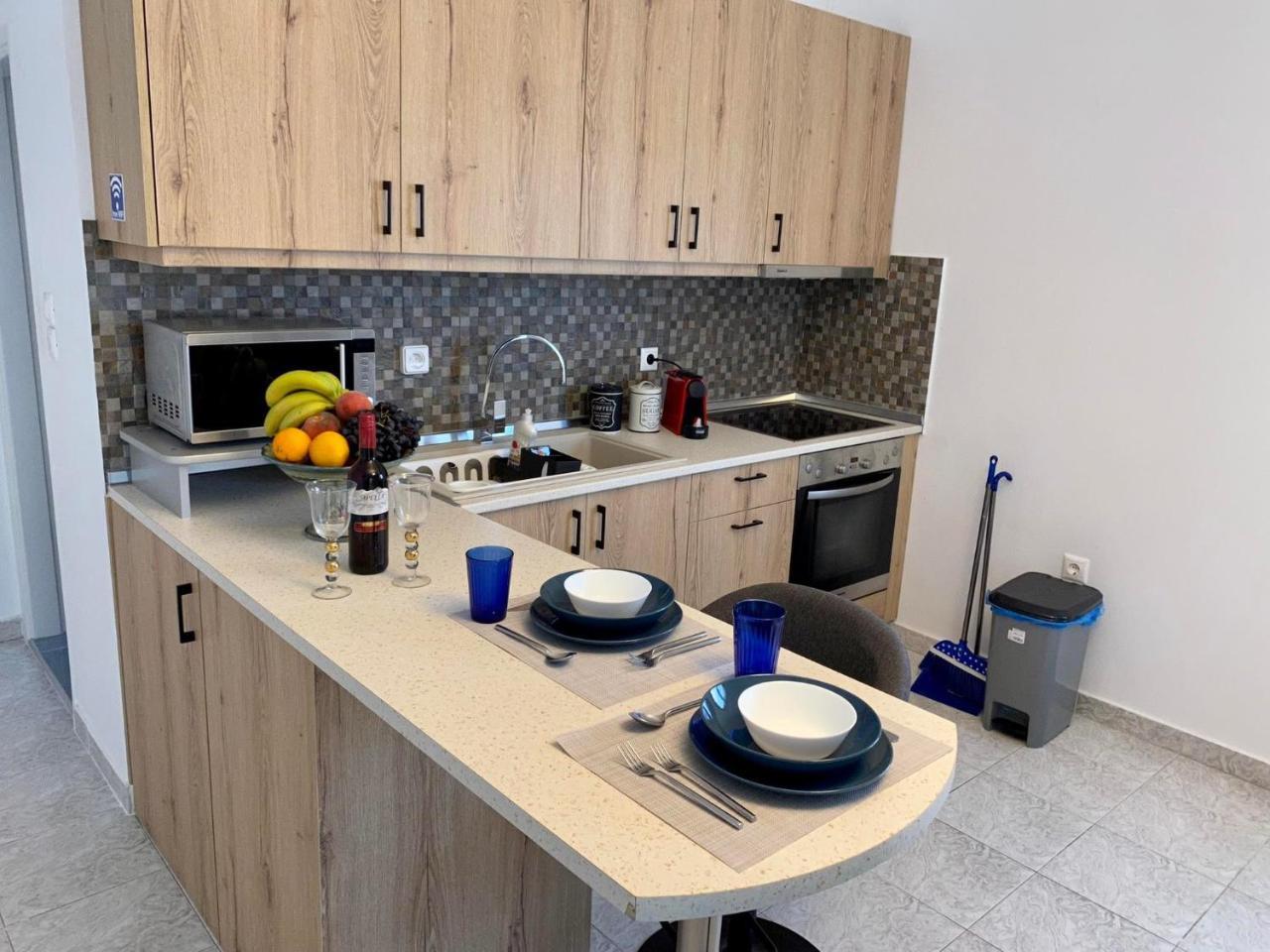 Paraskevi's Apt - City Center W/ Lovely Park View 1