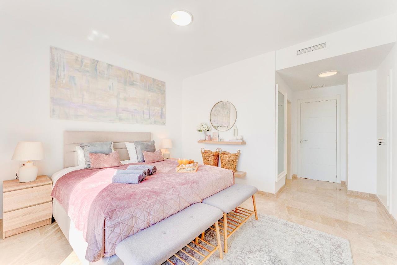 Black Beach Luxury Vacation House 1