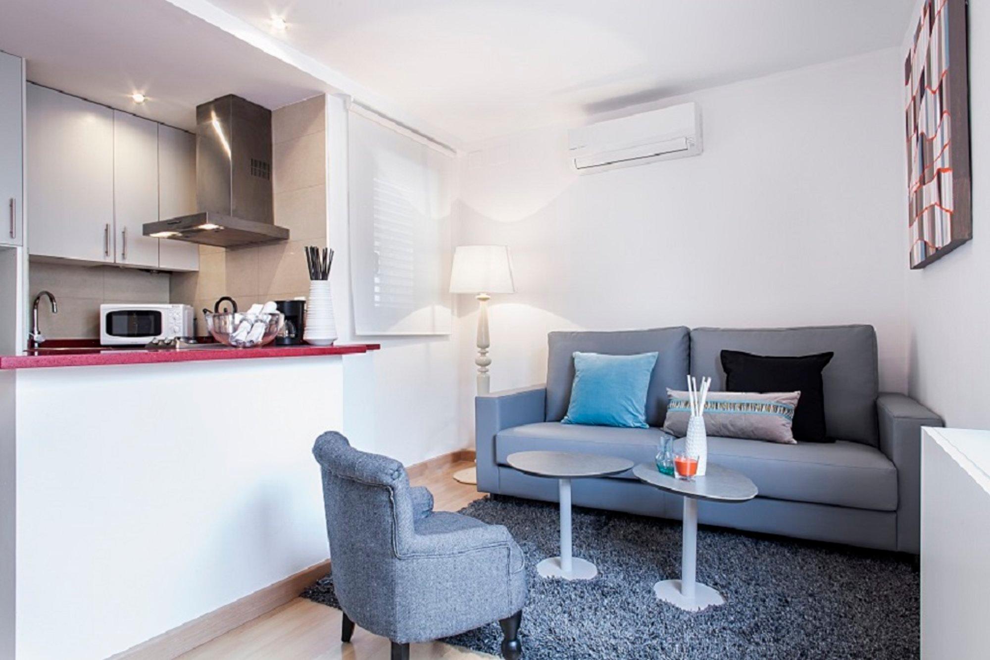 Rambla Paris Attic Apartment 1