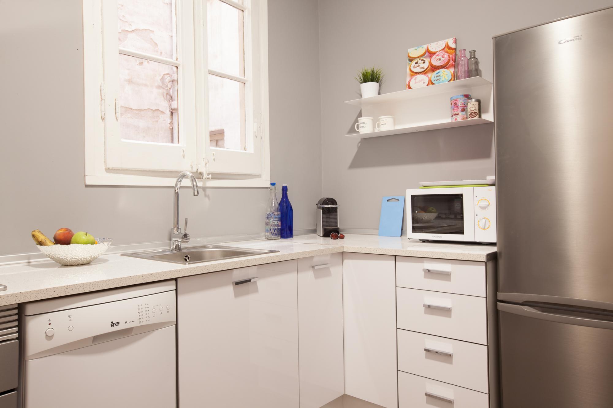 Sofia 4 · Sofia's Gallery & Bath · Well Priced 6 Pax Spacious Home in Eixample