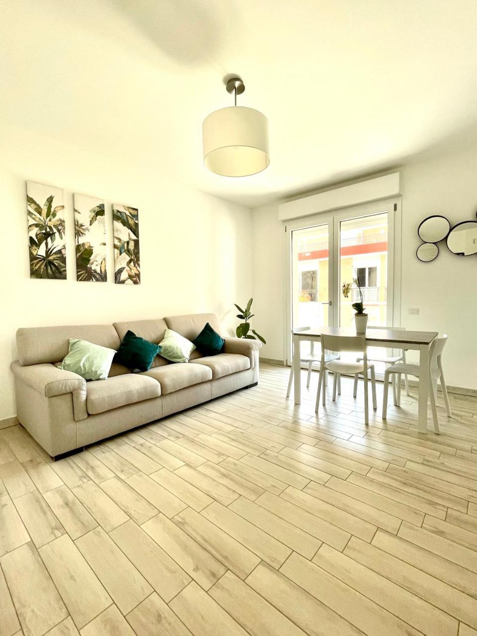 Emme Apartment Iun (Q8410) (Adults Only) 2