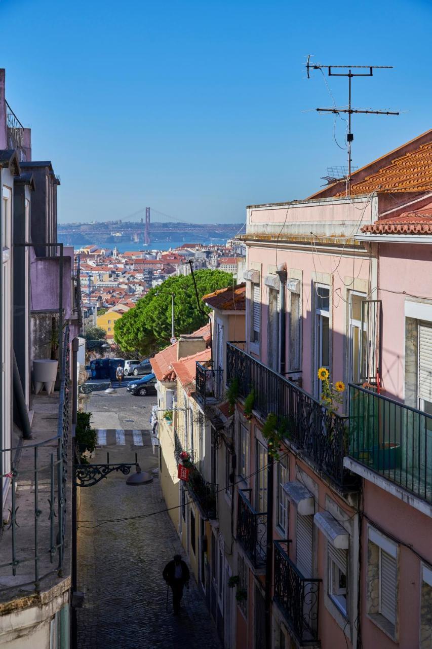 Elegant Riverview Apartment in Historical Lisbon 2