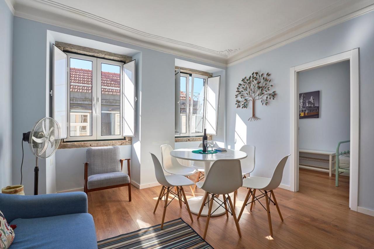 Elegant Riverview Apartment in Historical Lisbon 1