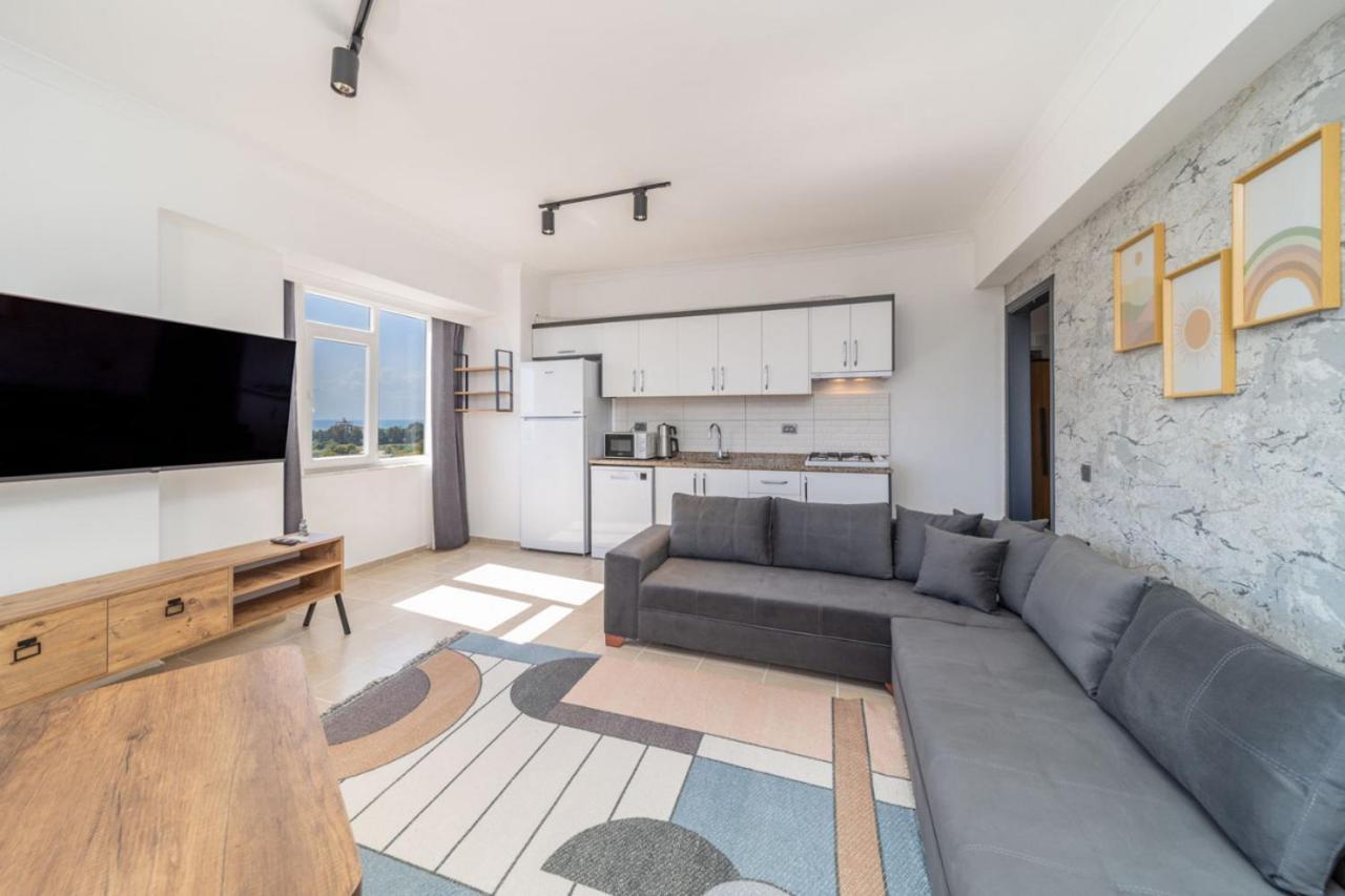 Sea View Flat Near Lara Beach in Kundu Aksu