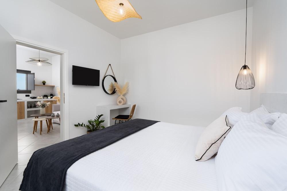 Almira Luxury Suites 1