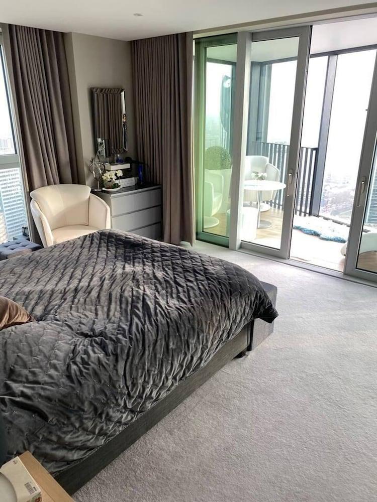 Charming 2-Bed Apartment in London 1