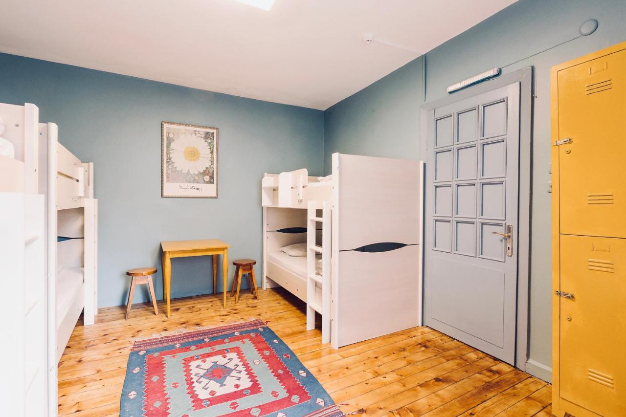 Cheers Midtown Hostel 1