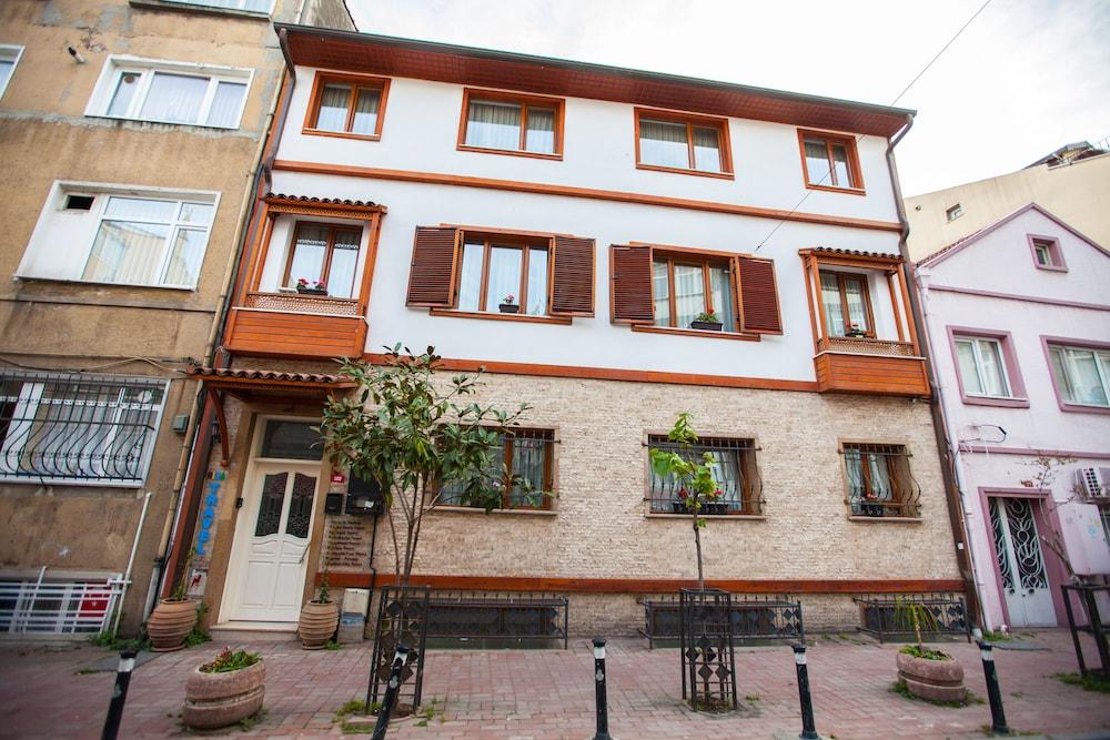 Istanbul Garden Suite