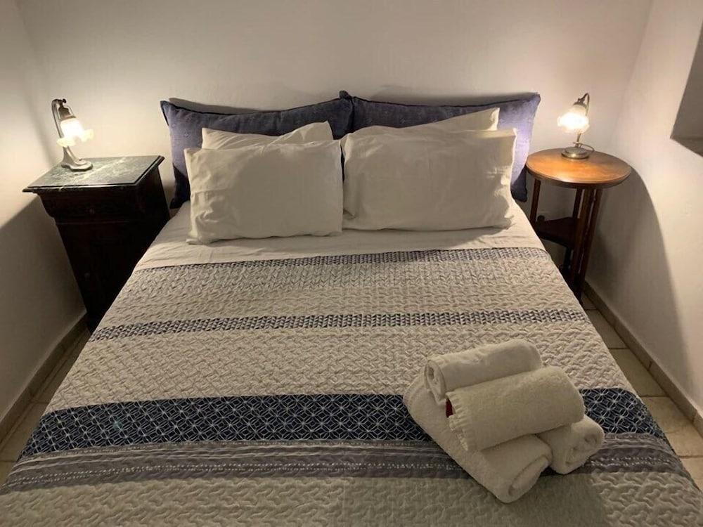 Santorini Folia Bianca 1