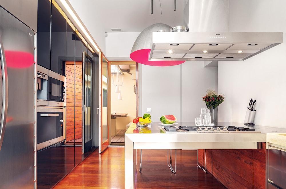 Unique 4 Bedroom Apartment Near Duomo