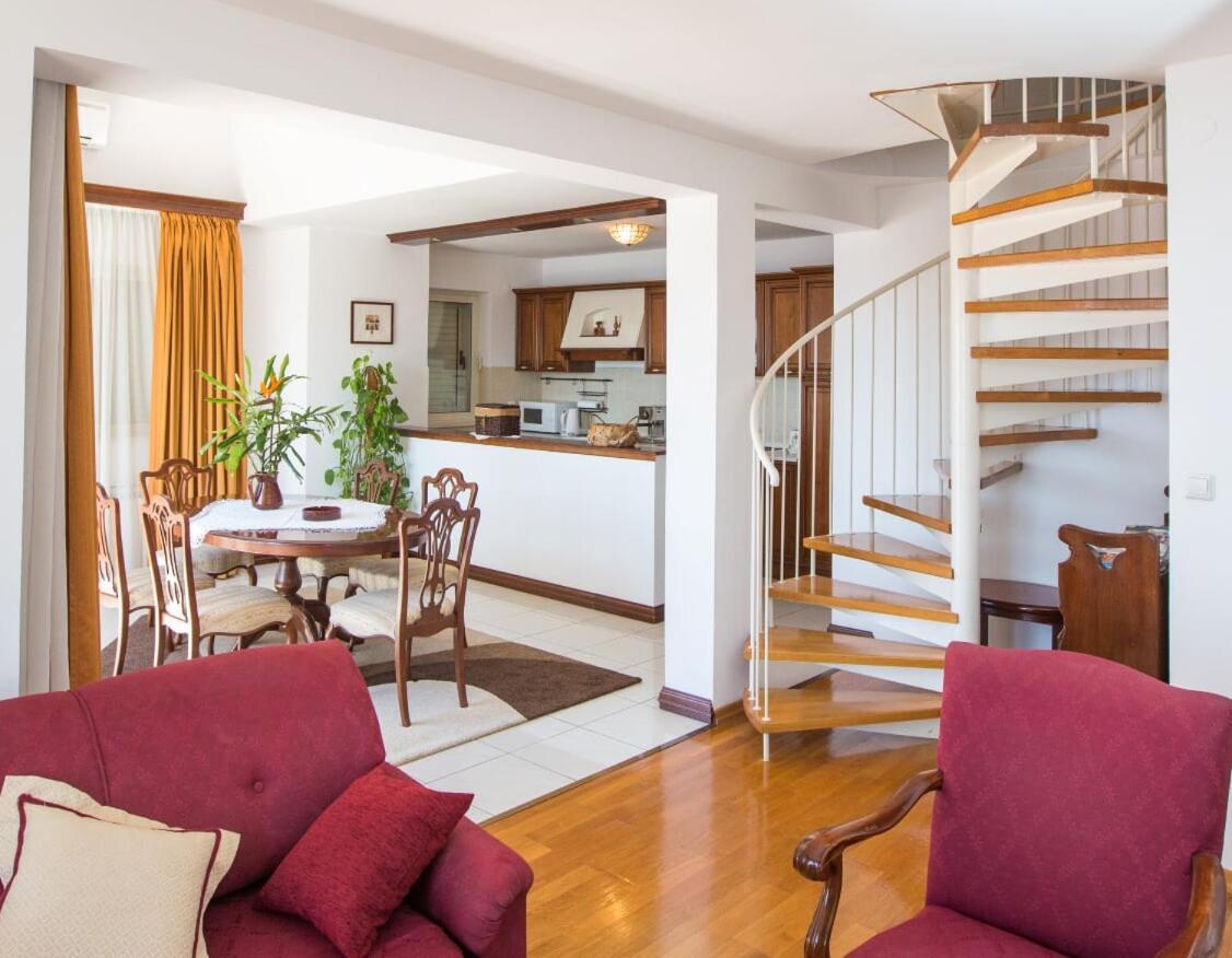 Penthouse Fantasia 2