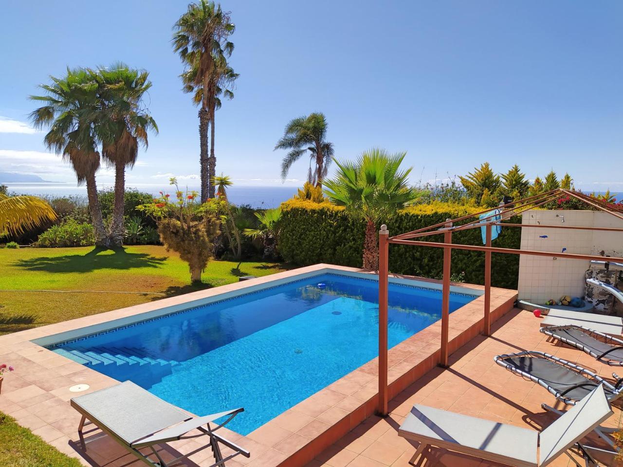 Villa Carioca - with Private Pool, Marvelous Garden And Amazing Ocean View