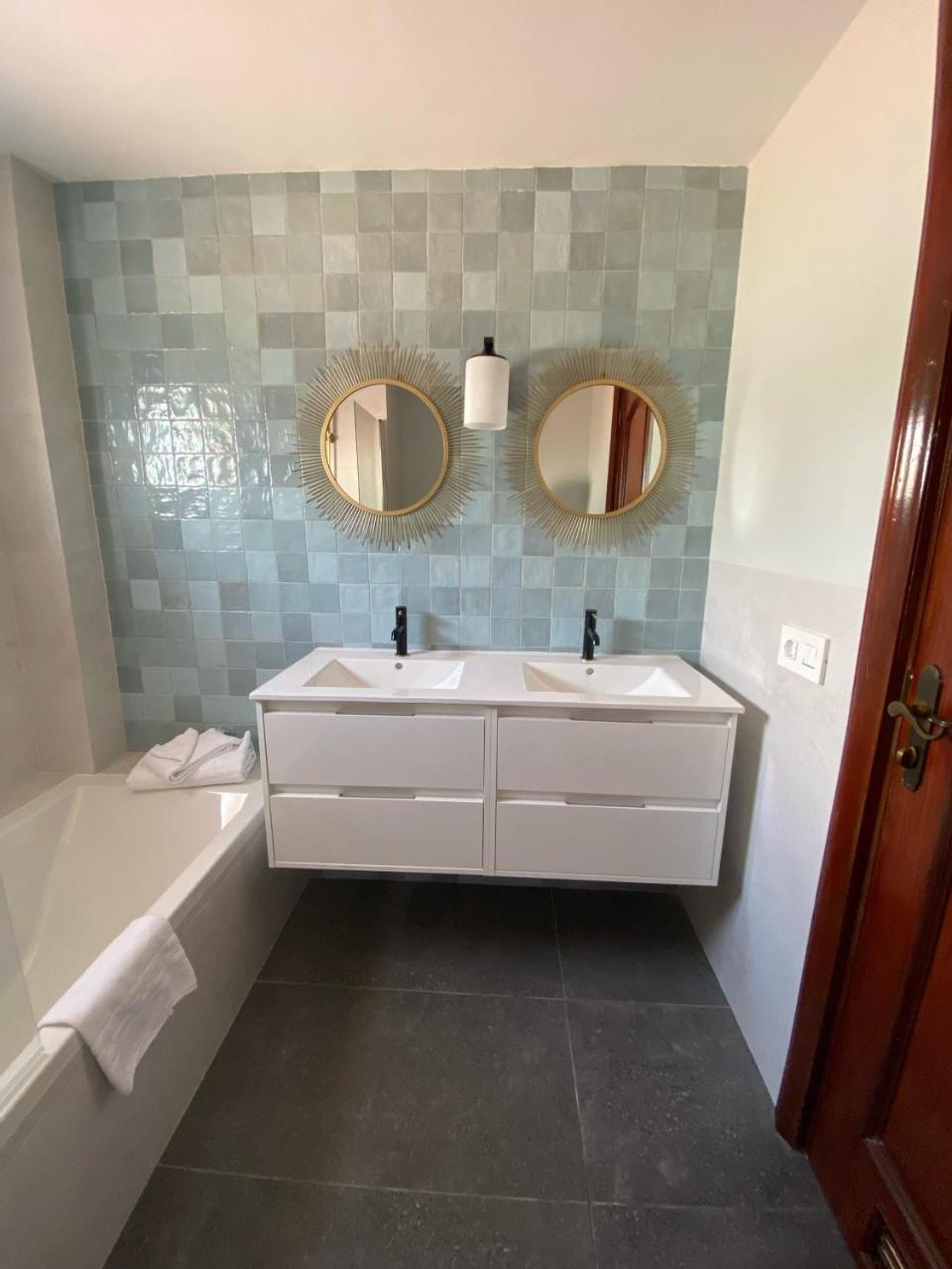 Tres Terrazas Ocean View Apartment 1