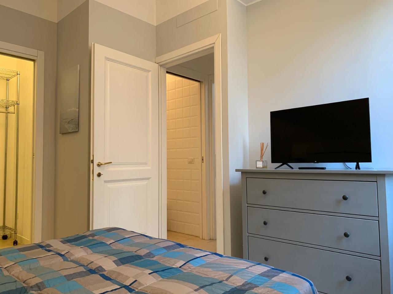 Bilocale di Ringhiera in Corso Como/Garibaldi 2