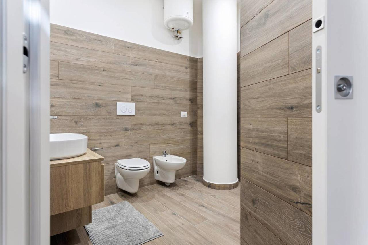 Modern And New Flat in Duomo Area 2