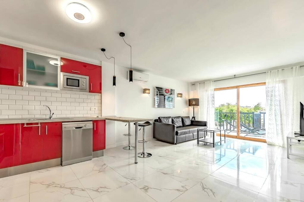 Modern Apartment in Parque Royal I, Playa Fanabe 2