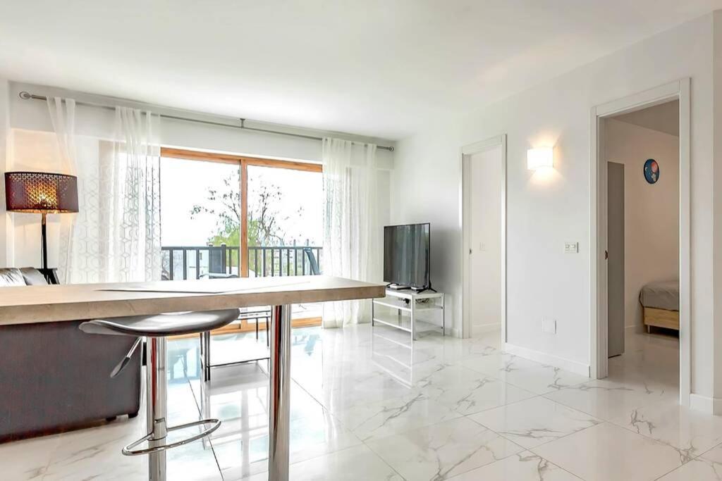 Modern Apartment in Parque Royal I, Playa Fanabe