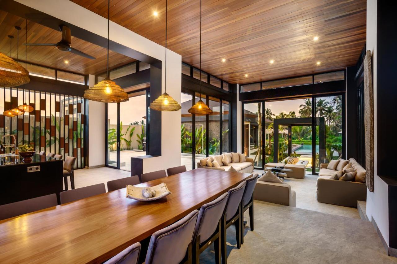 Villa Lotus Sunset by Balisuperhost