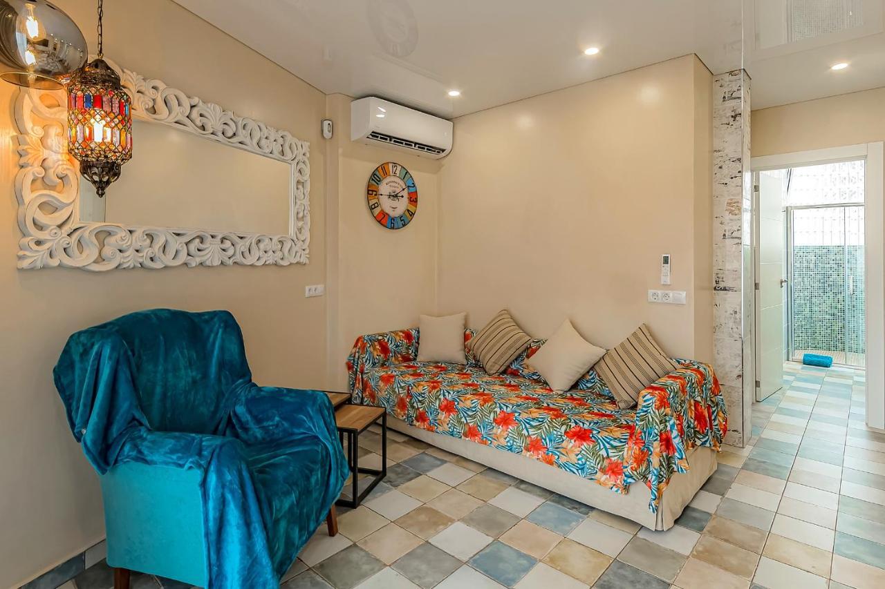 Luxury Two-Bedroom Apartment Four Seasons 1