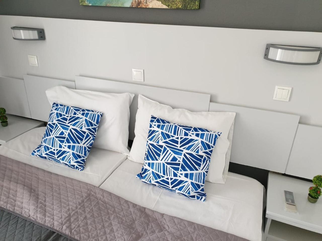 Blue Eyes Aparts-Hotel