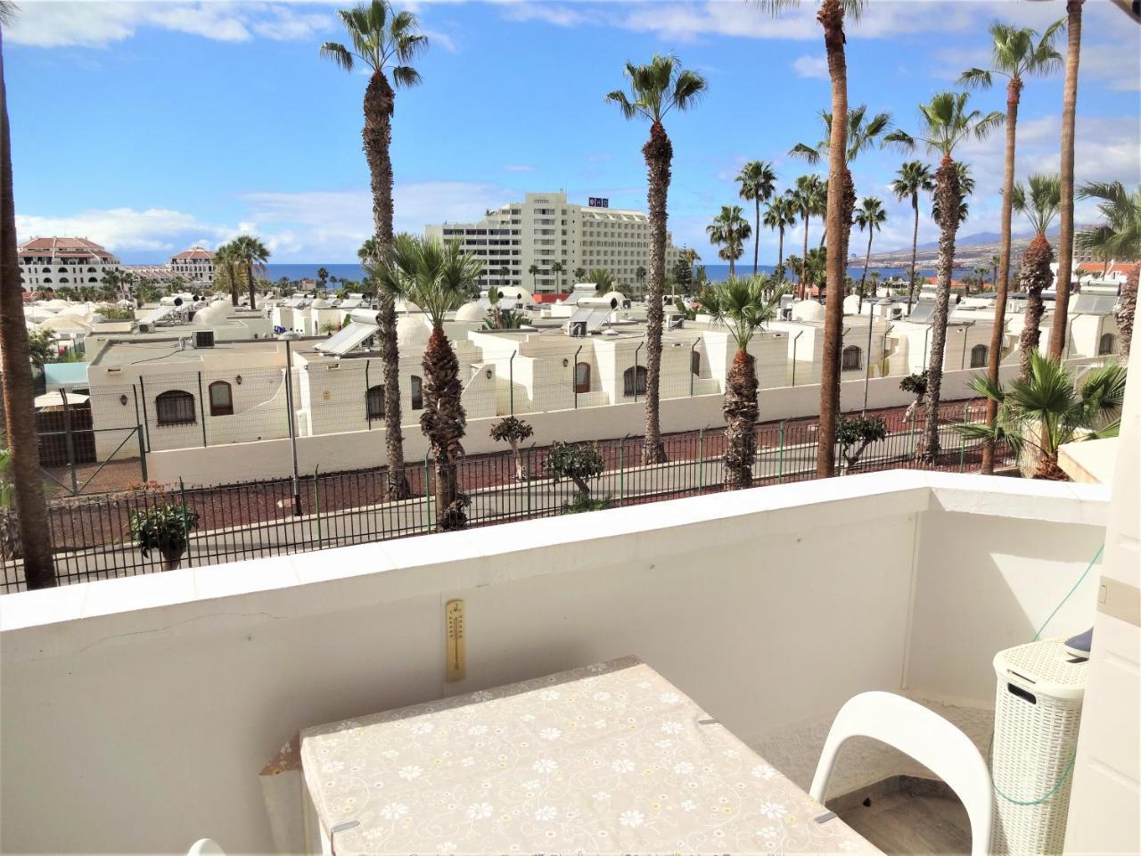 Sunset Apartment with Sea View And Free Wifi in the Heart of las Americas 2