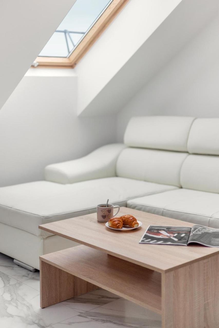 Luxurious Kaunas Basilica Apartment in Old Town by Urban Rent