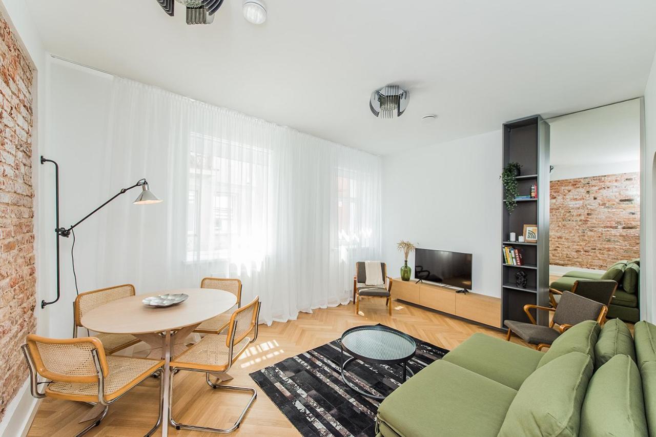 Kaunas Town Hall Apartment 5a by Urban Rent
