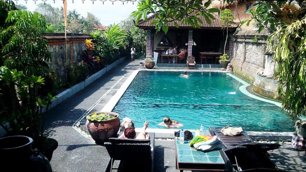 Jalan Jalan Villas & SPA