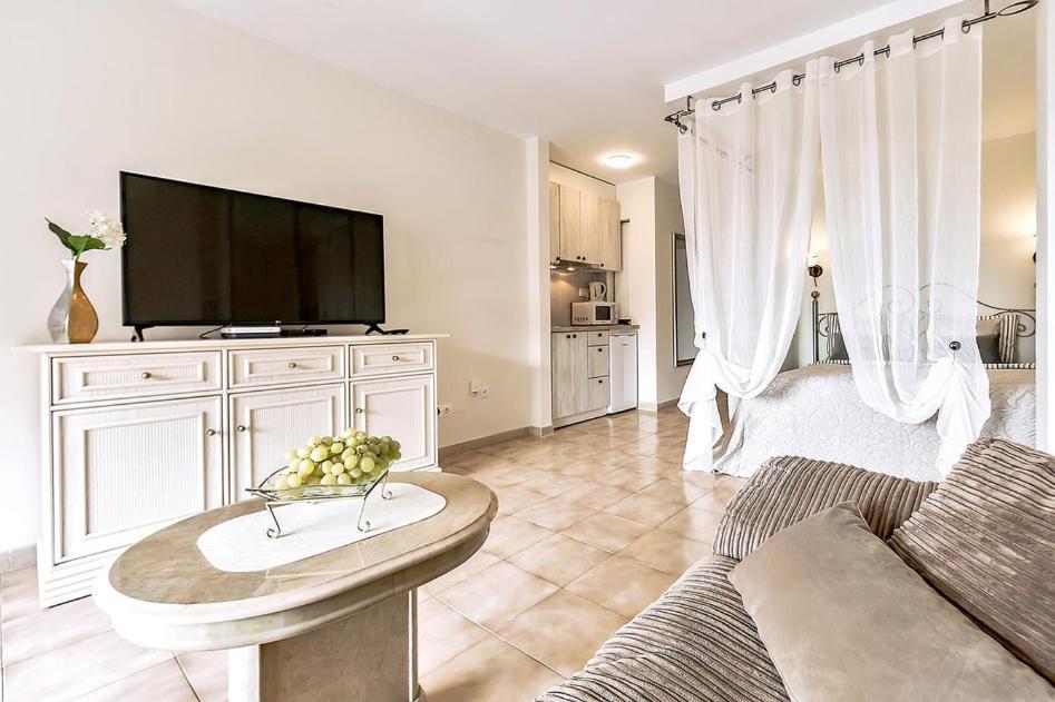 Studio in Los Cristianos Ocean View 2