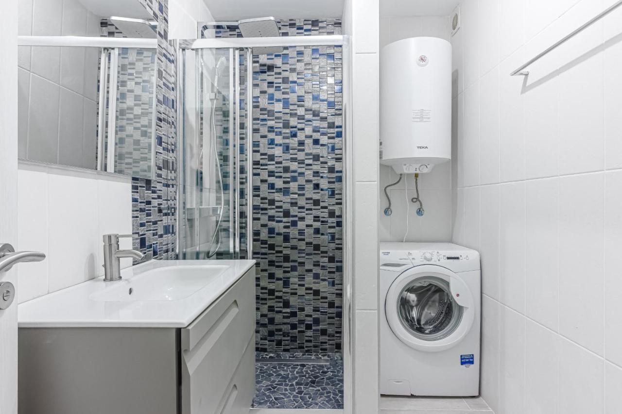 Parque Santiago 1 the First Line 2