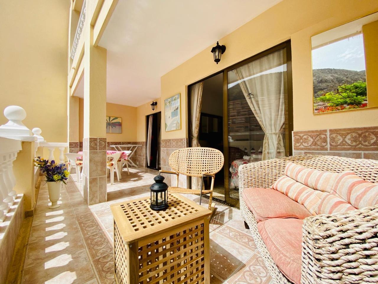 Castle Harbour Melanie's Apartment by Lovetenerife 1