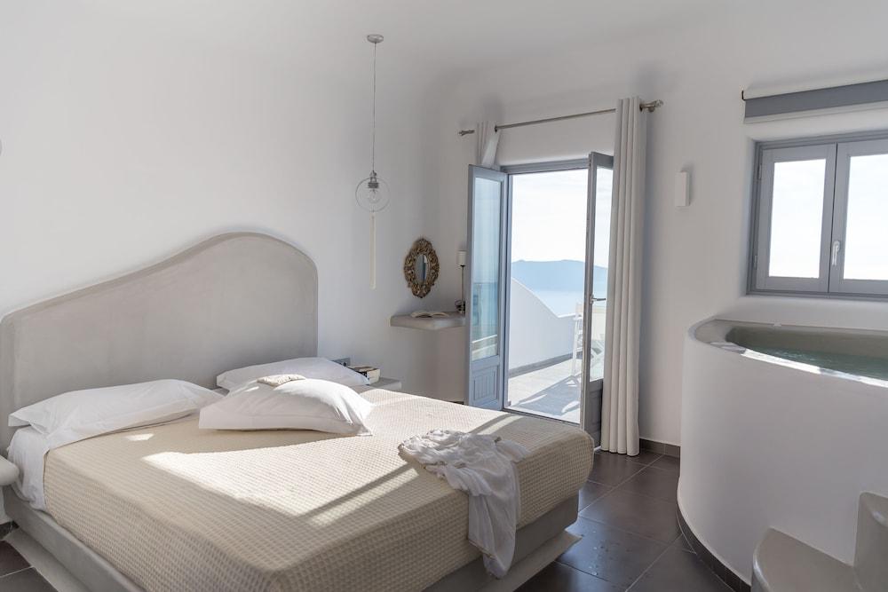 Unique Suites (Adults only) 1