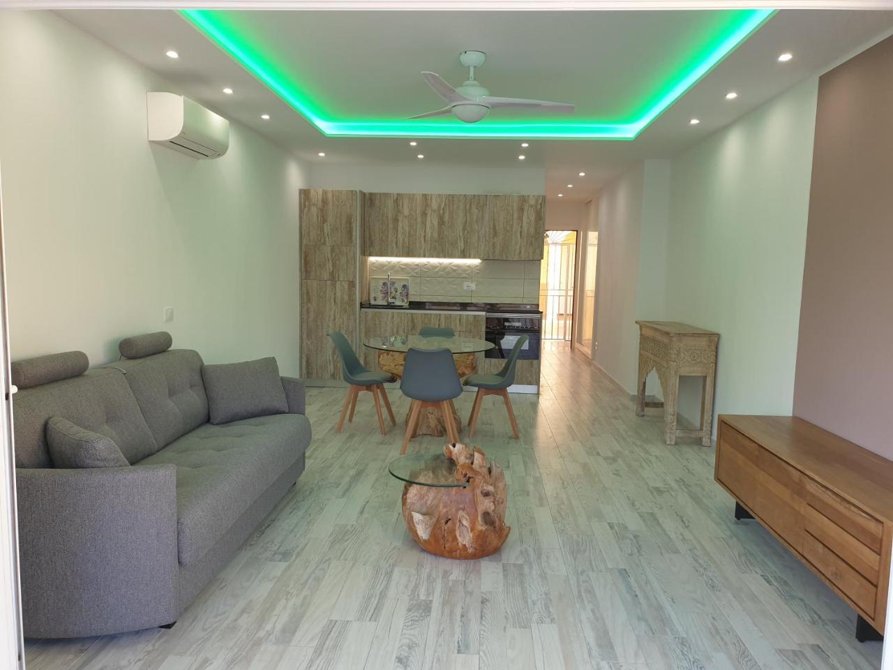 Mareverde 2h8 (Adults Only)