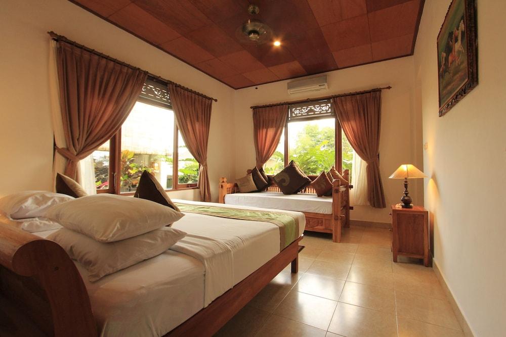 Villa Agung Khalia 2