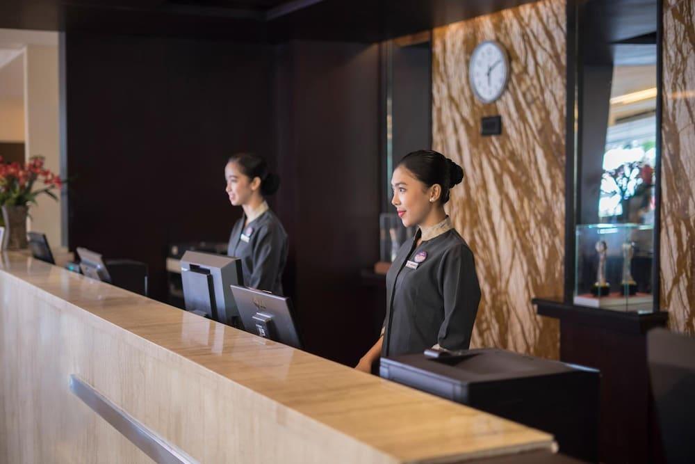 Grand Clarion Kendari 1