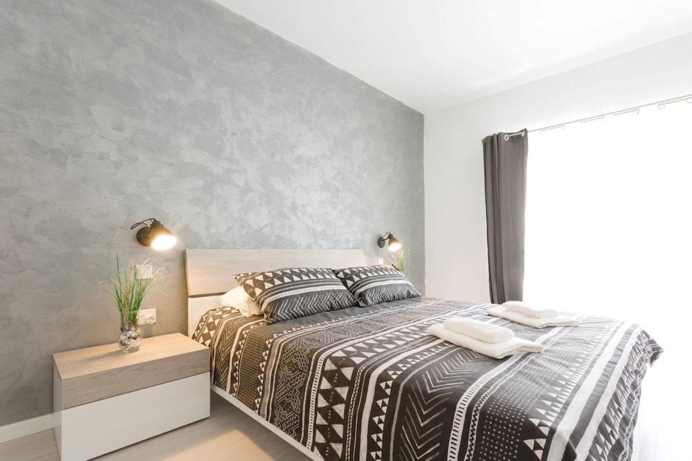 Modern 3 Bedroom 3 Bathroom Near Balluta Bay Sliema 1