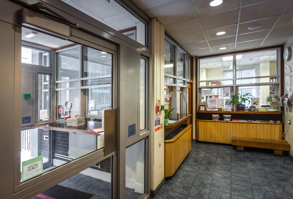 Lse - Carr-Saunders Hall 1