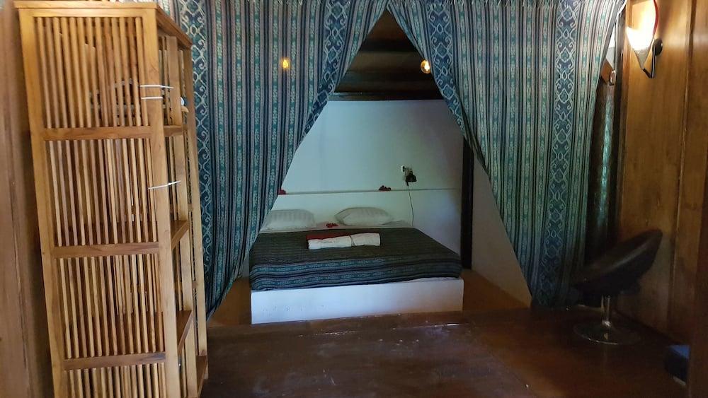 Adeng-Adeng Bungalows 1