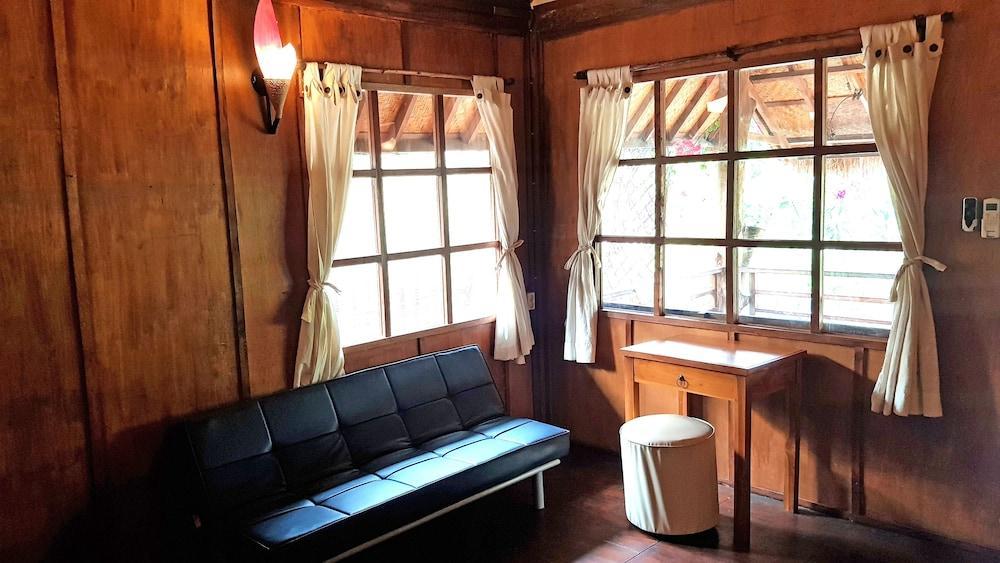 Adeng-Adeng Bungalows 2