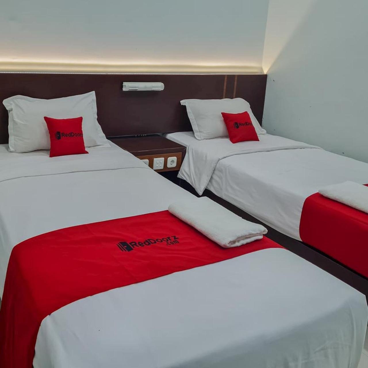 Hotel Royal by Oyo Rooms 2