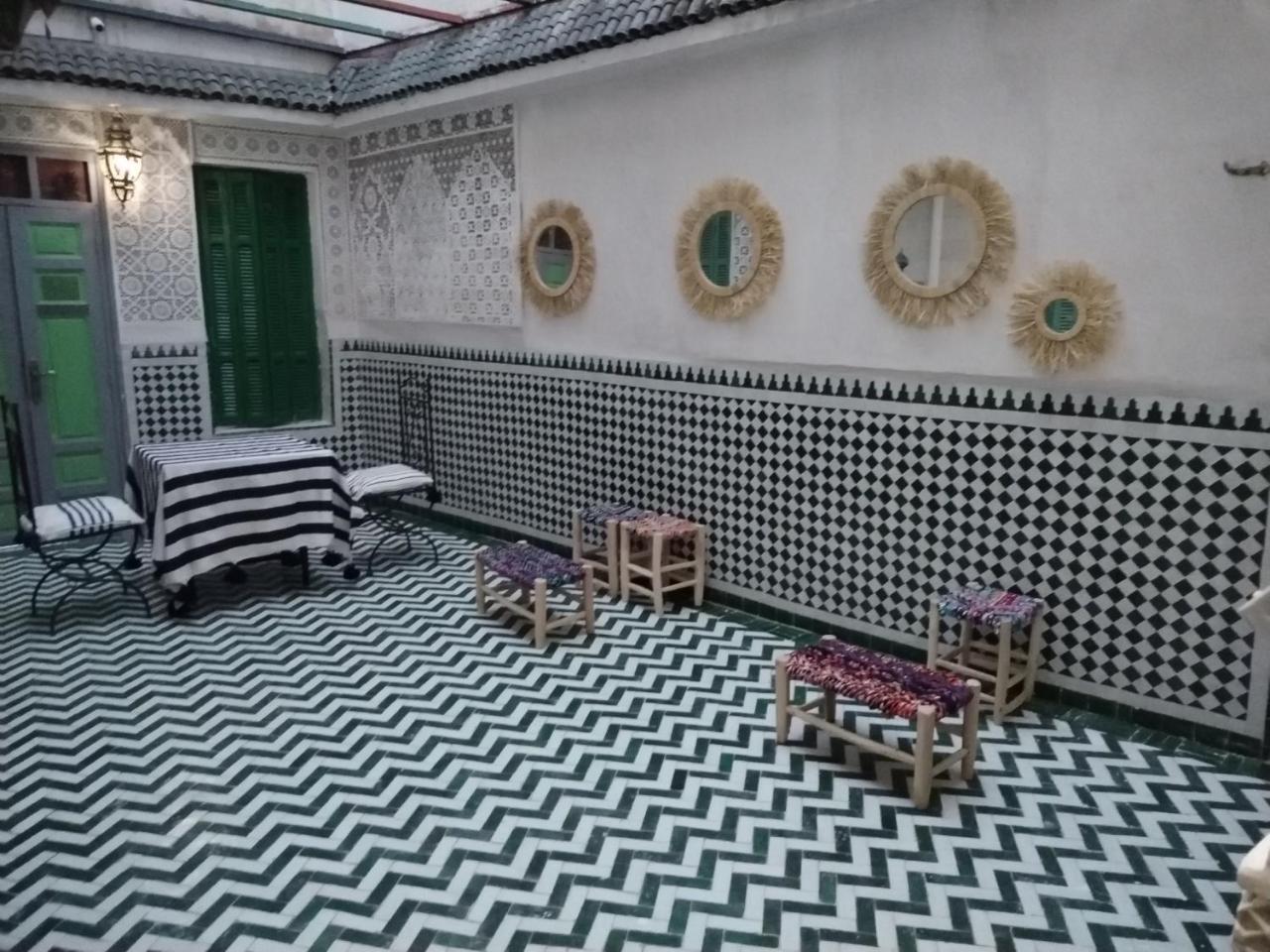 Dar Sarsar Artistic Music