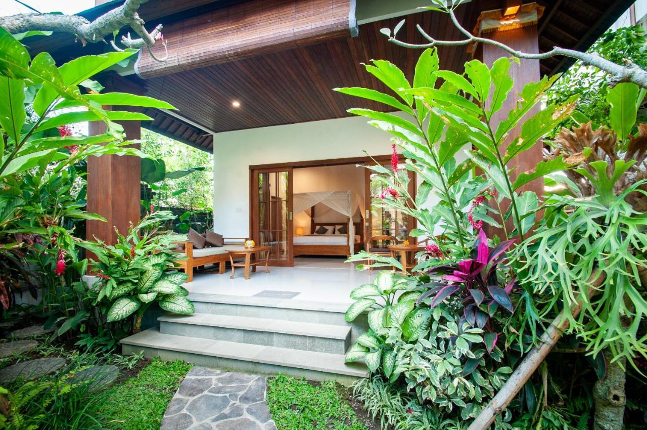 Flamboyant Villa Ubud 2