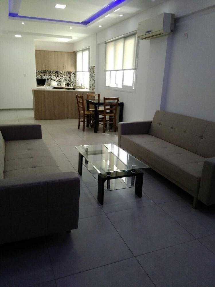 Palm Sea Hotel Apartments 2 1