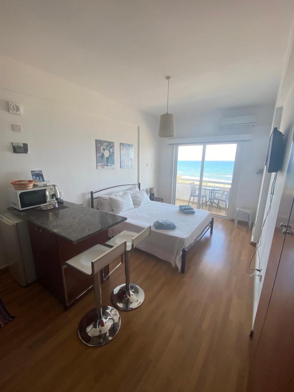 Alex Beach Apartment 33 2