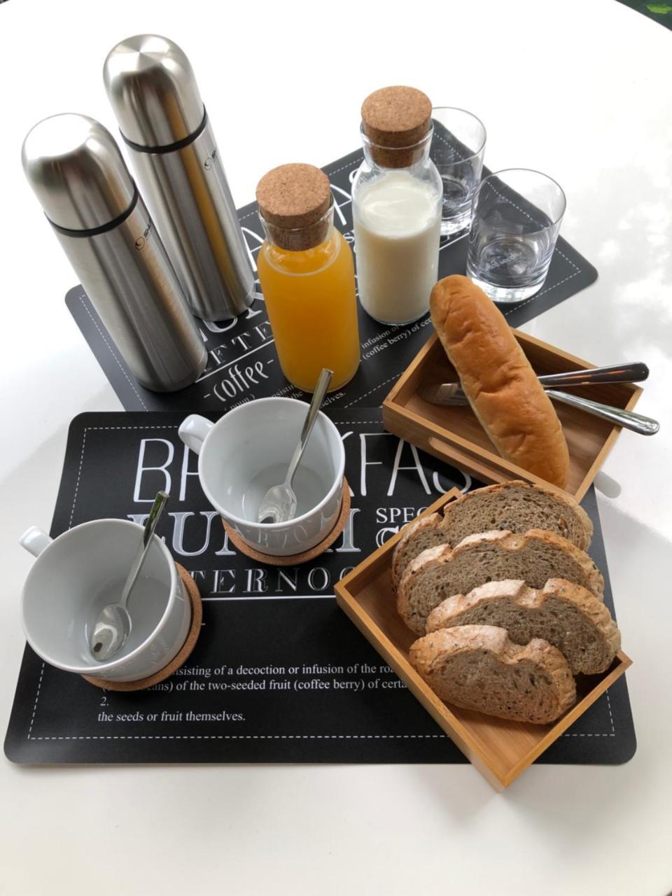 Rouge - Loft Mango 1